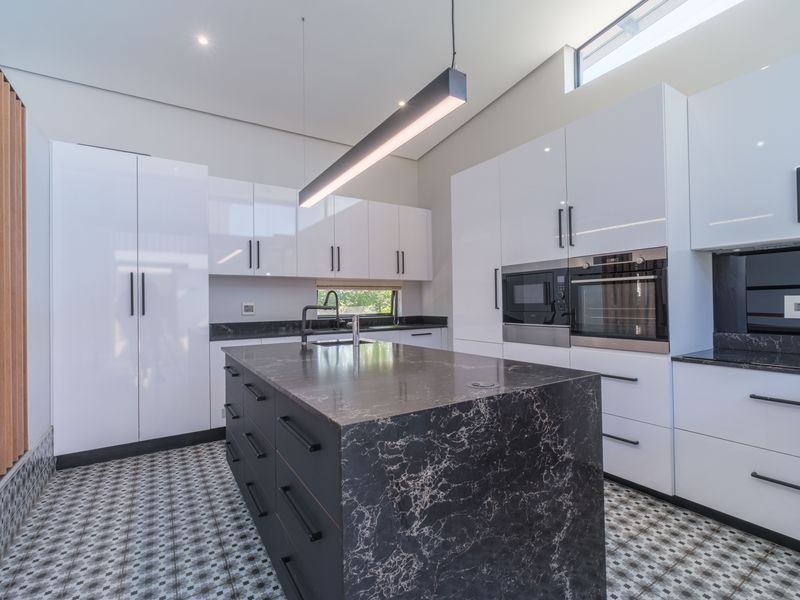 A One-of-a-Kind Family & Entertainer’s Masterpiece on the Simbithi Golf Course, Ballito - Photo 8