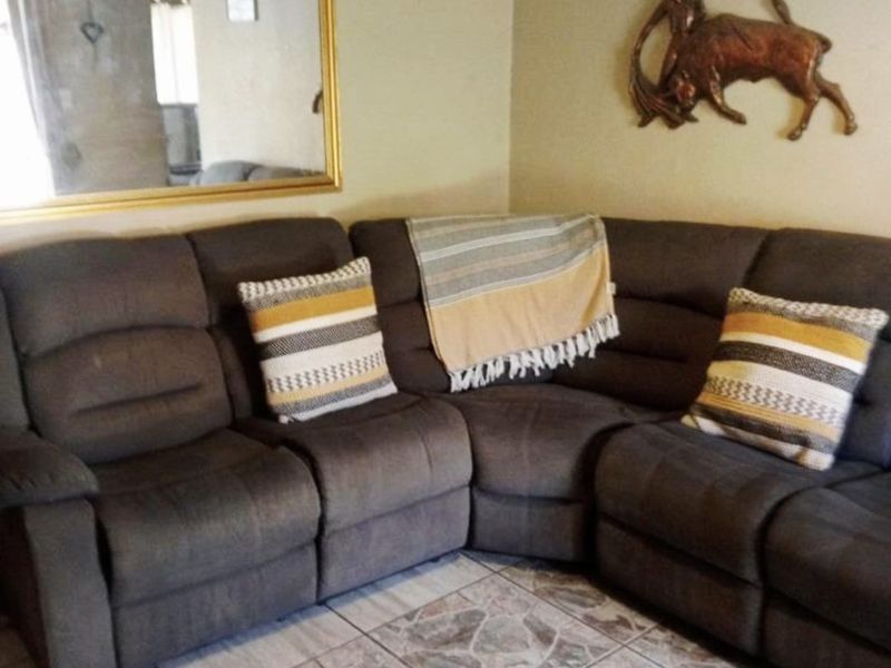 Spacious 4- Bedroom home with a 2-bedroom garden flat - Photo 5