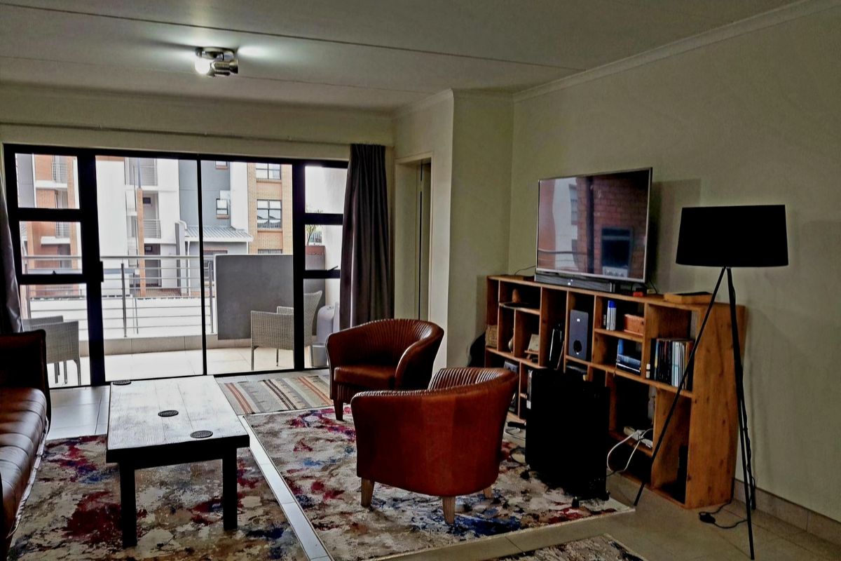 Travel Smart, Live Stylish – Minutes from OR Tambo - Photo 5