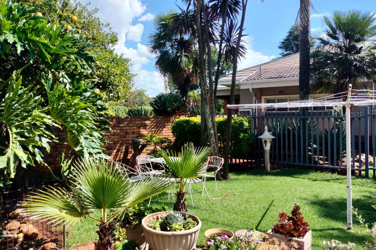 Exceptional Family Home with Granny Flat & Outstanding Extras - Photo 2