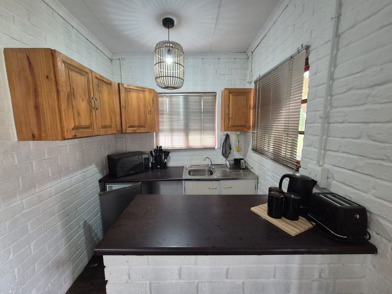 !Elegant Oasis Awaits!  !Discover serenity in this stunning property! - Photo 9