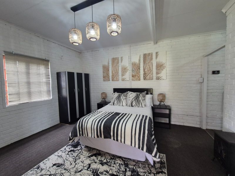 !Elegant Oasis Awaits!  !Discover serenity in this stunning property! - Photo 7