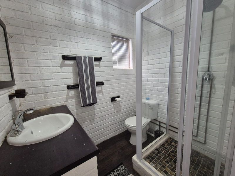 !Elegant Oasis Awaits!  !Discover serenity in this stunning property! - Photo 6