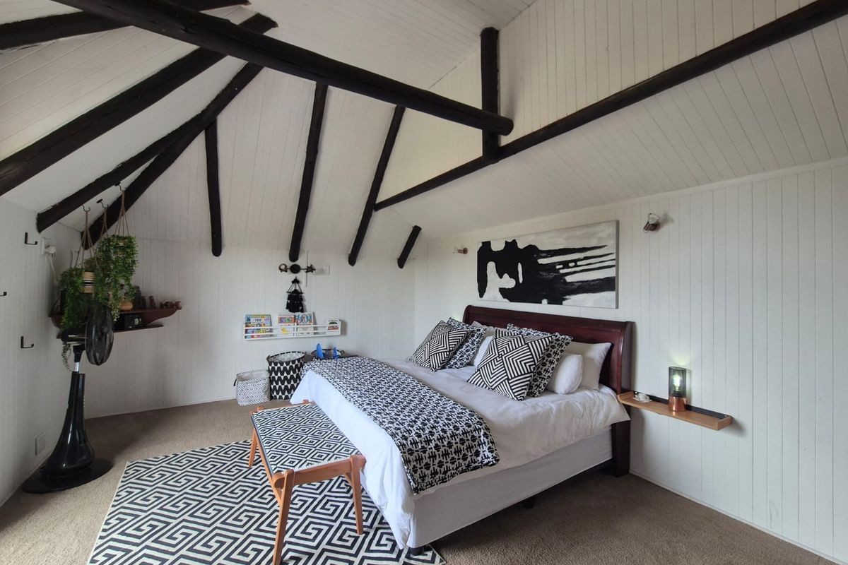 !Elegant Oasis Awaits!  !Discover serenity in this stunning property! - Photo 5