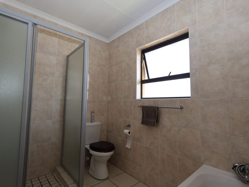 Neat & Secure 1st Floor Sectional Title – Perfect Starter or Investment Opportunity! - Photo 7