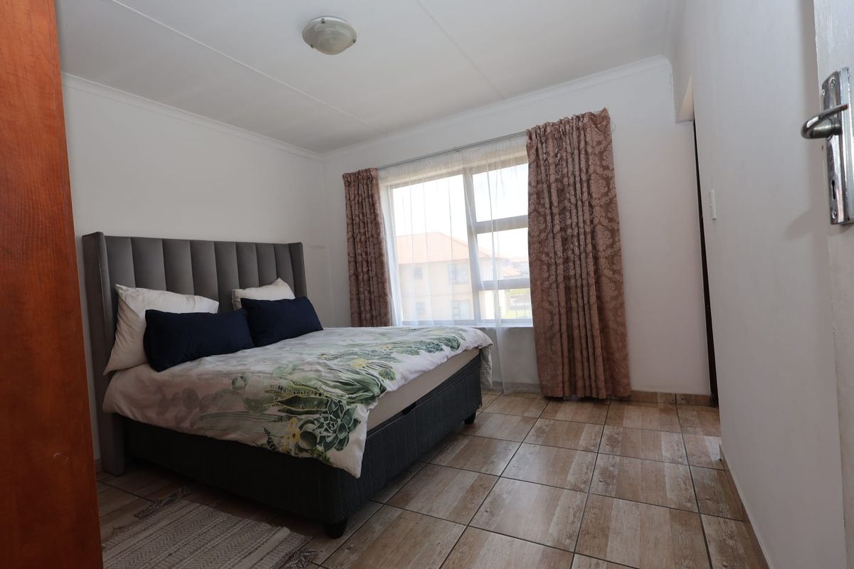 Neat & Secure 1st Floor Sectional Title – Perfect Starter or Investment Opportunity! - Photo 2