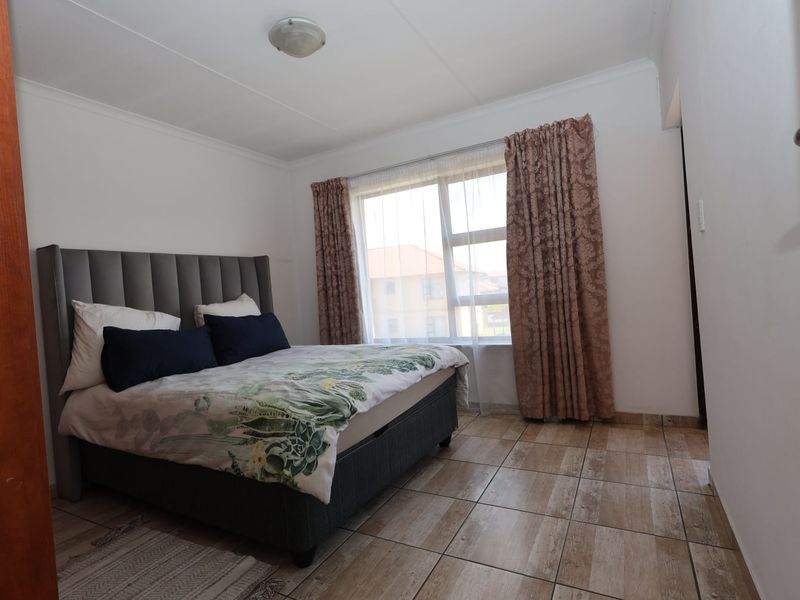 Neat & Secure 1st Floor Sectional Title – Perfect Starter or Investment Opportunity! - Photo 2