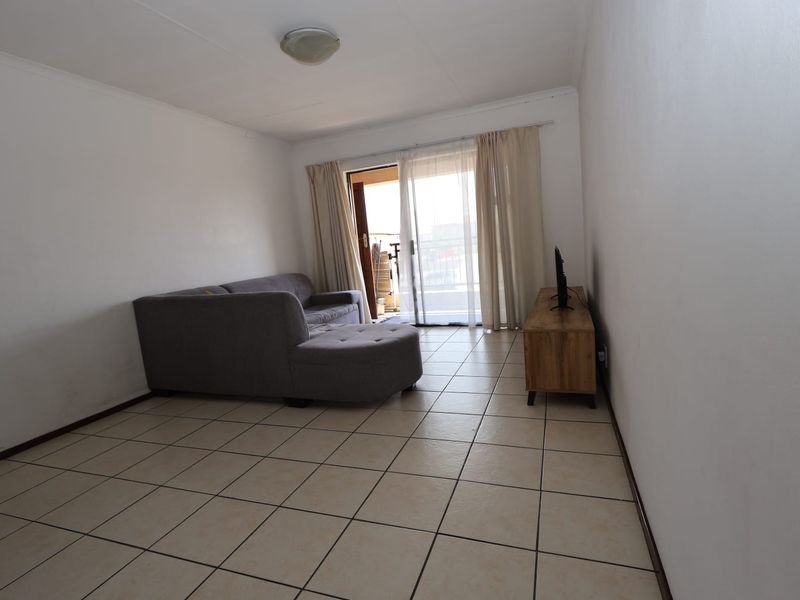 Neat & Secure 1st Floor Sectional Title – Perfect Starter or Investment Opportunity! - Photo 9