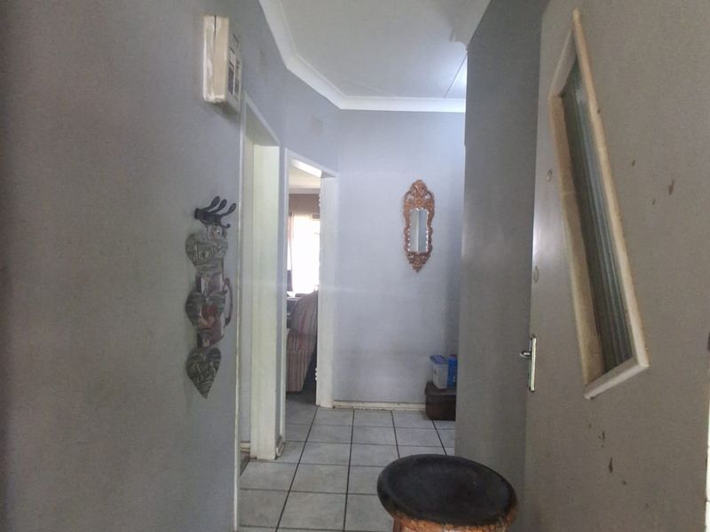 Surprisingly well kept and spacious. This 3 bedrooms Family in Three Rivers is a must View. - Photo 9