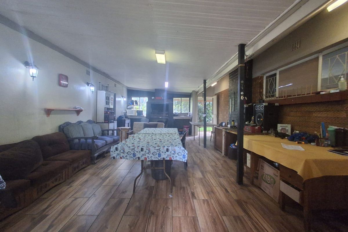 Surprisingly well kept and spacious. This 3 bedrooms Family in Three Rivers is a must View. - Photo 4
