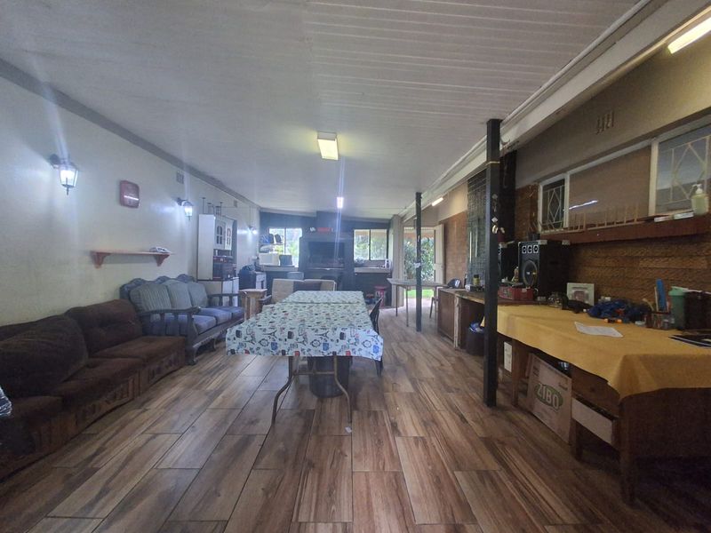 Surprisingly well kept and spacious. This 3 bedrooms Family in Three Rivers is a must View. - Photo 4
