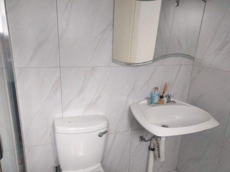 A perfect rental house- 3 bedroom and 2 bathrooms - Photo 10