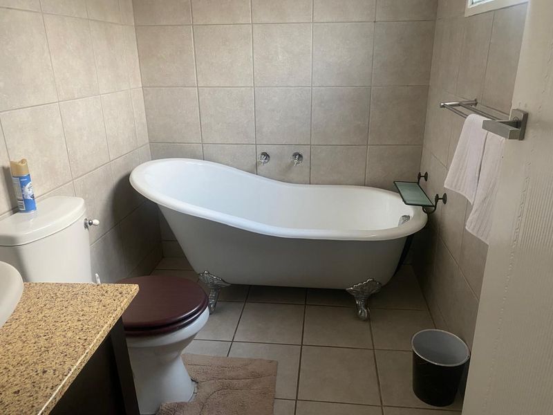 A perfect rental house- 3 bedroom and 2 bathrooms - Photo 7