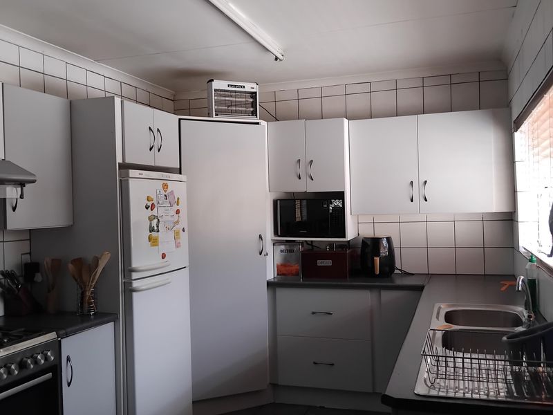 Beautiful 3 bedroom home - Photo 9