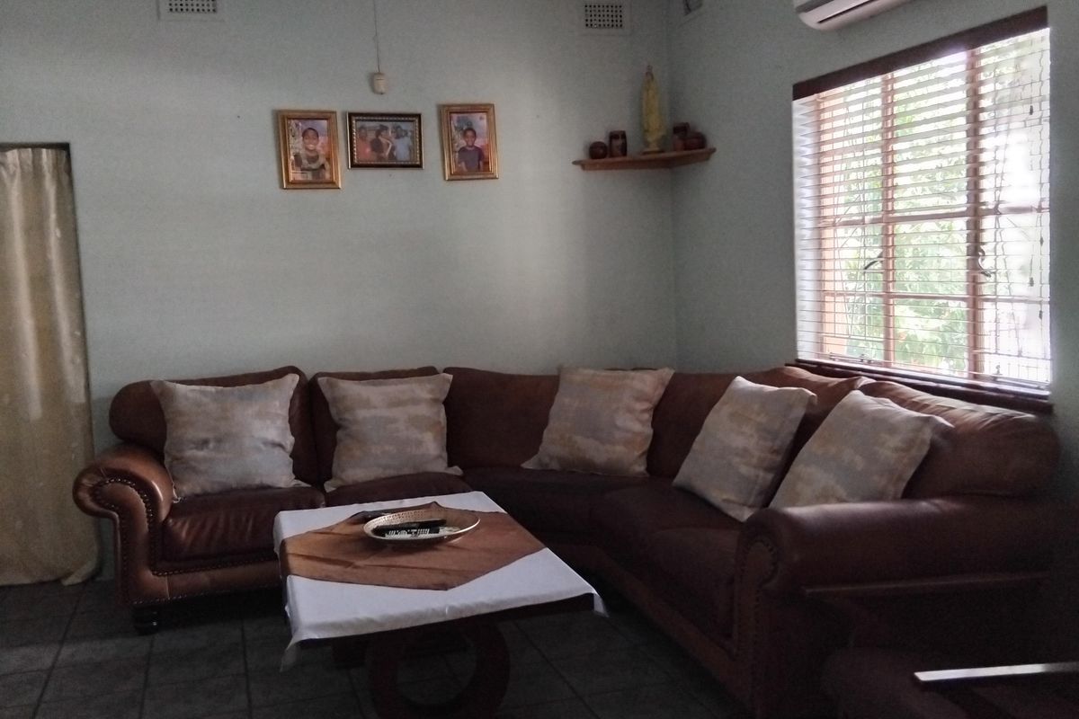 Beautiful 3 bedroom home - Photo 2