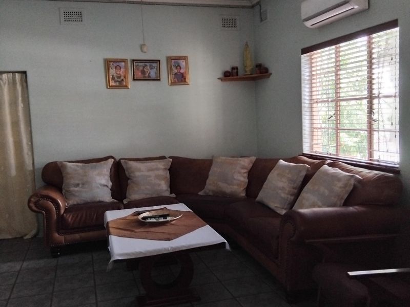 Beautiful 3 bedroom home - Photo 2