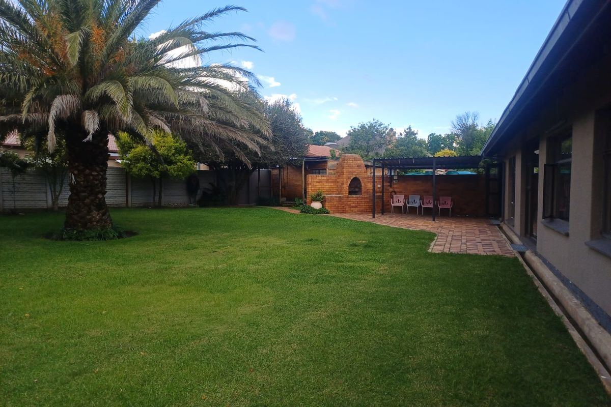 Exceptional Smart Home with Sustainable Living and Immaculate Garden - Photo 2