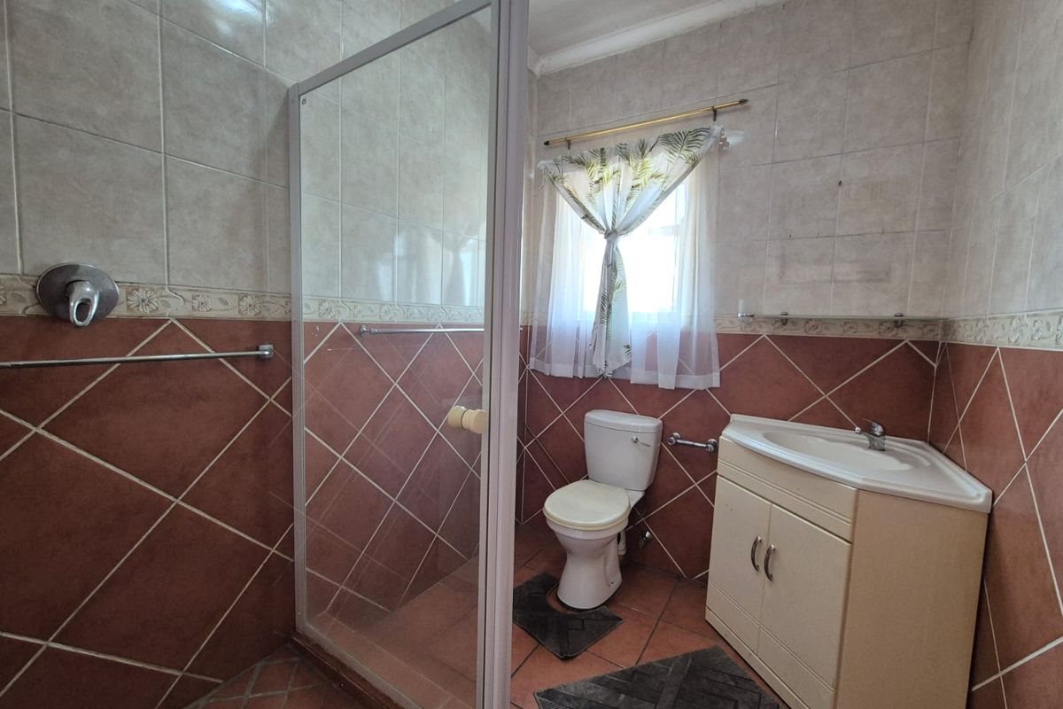 !FULL TITLE TOWNHOUSE FOR SALE! - Photo 3