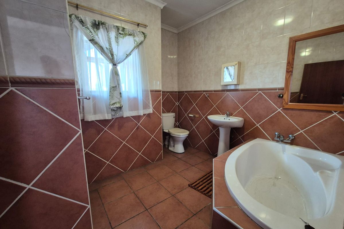 !FULL TITLE TOWNHOUSE FOR SALE! - Photo 4