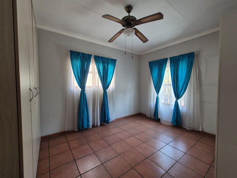 !FULL TITLE TOWNHOUSE FOR SALE! - Photo 10