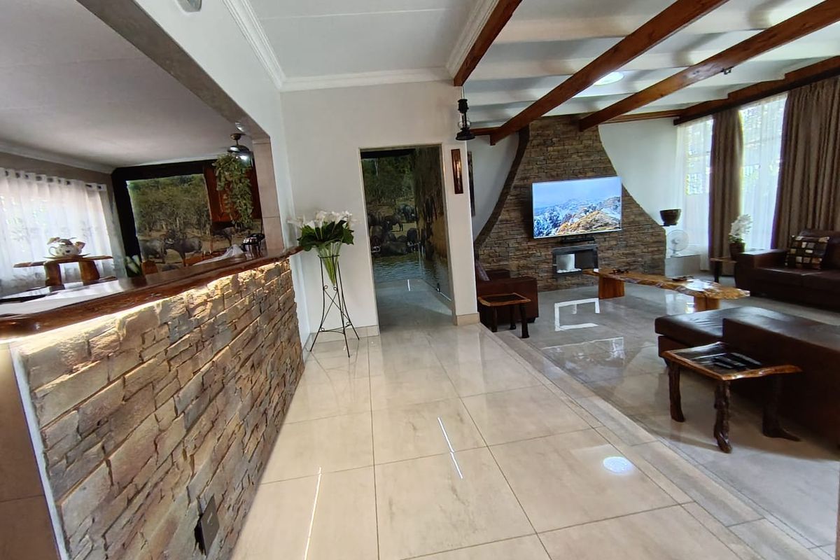 Stunning 3 Bedroom House Magalieskruin - Photo 3