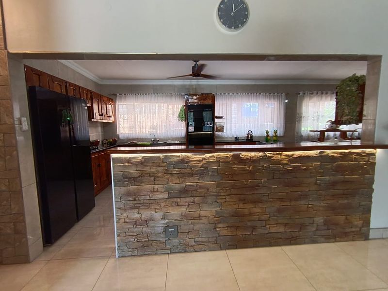 Stunning 3 Bedroom House Magalieskruin - Photo 6