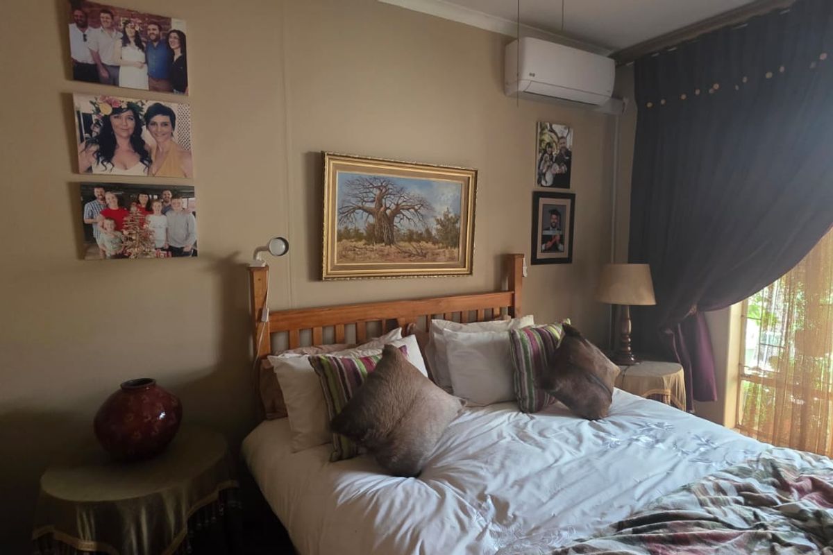 Garden Oasis | Rare Antique Gem in SW5 Proper – Priced to Sell - Photo 2