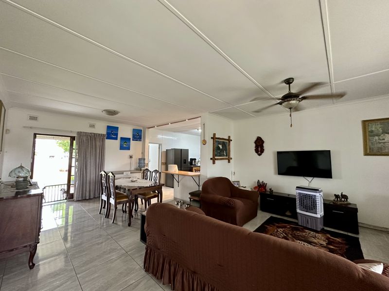 Neat 4-Bedroom Family Home in Prime Arboretum Location - Photo 6