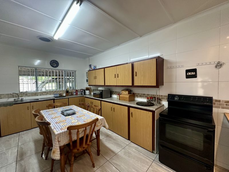 Neat 4-Bedroom Family Home in Prime Arboretum Location - Photo 3