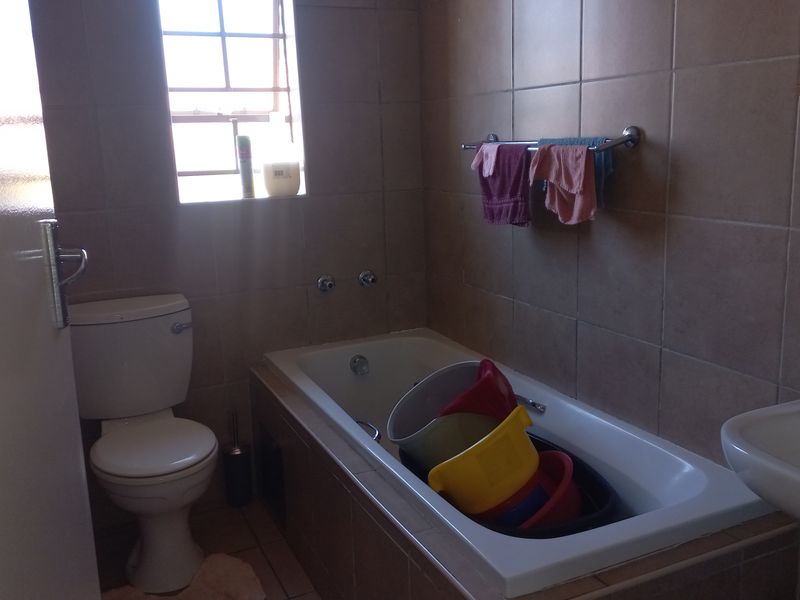 Freestanding For Sale In Centurion - Photo 6