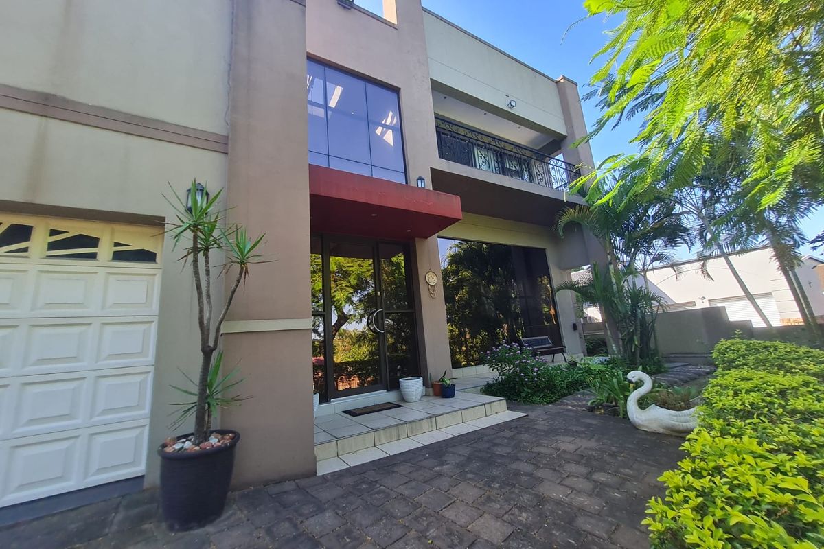 Luxury multi level 4 bedroom house for sale - Photo 2