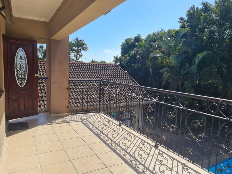 Luxury multi level 4 bedroom house for sale - Photo 7