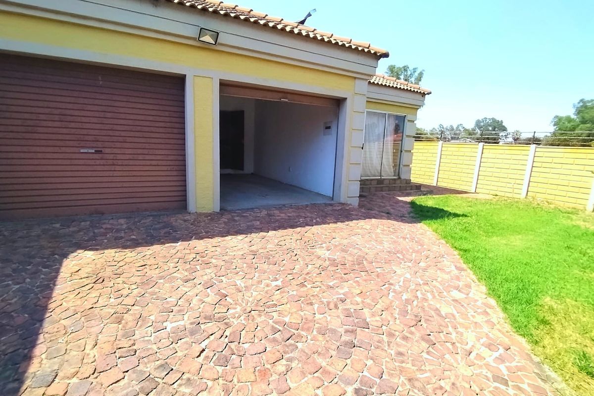 3 Bedroom House To-Let In Sherwood Gardens. - Photo 2