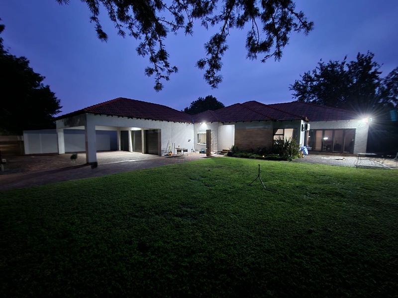 Extension 23, Sasolburg – Spacious & Fully Upgraded Family Home - Photo 9