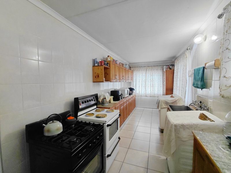 Prime Off-Grid 4 Bedroom Home with Business Zoning Potential in the Heart of Mokopane - Photo 8