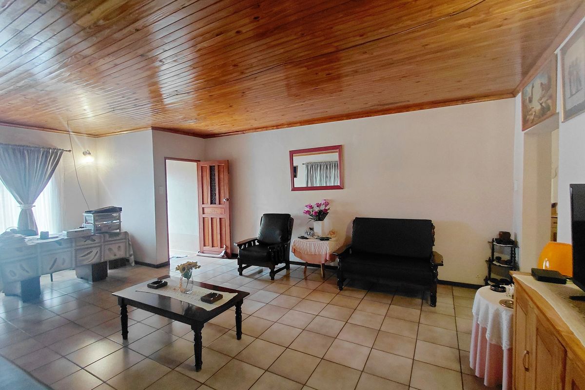 Prime Off-Grid 4 Bedroom Home with Business Zoning Potential in the Heart of Mokopane - Photo 5