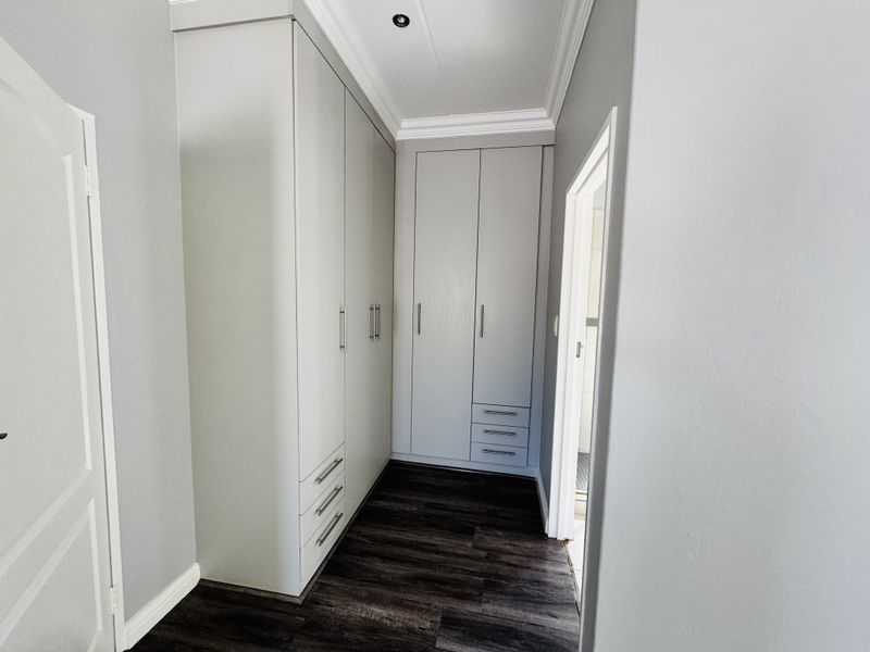 Modern 3-Bedroom Home in Secure Craigavon Estate - Photo 6