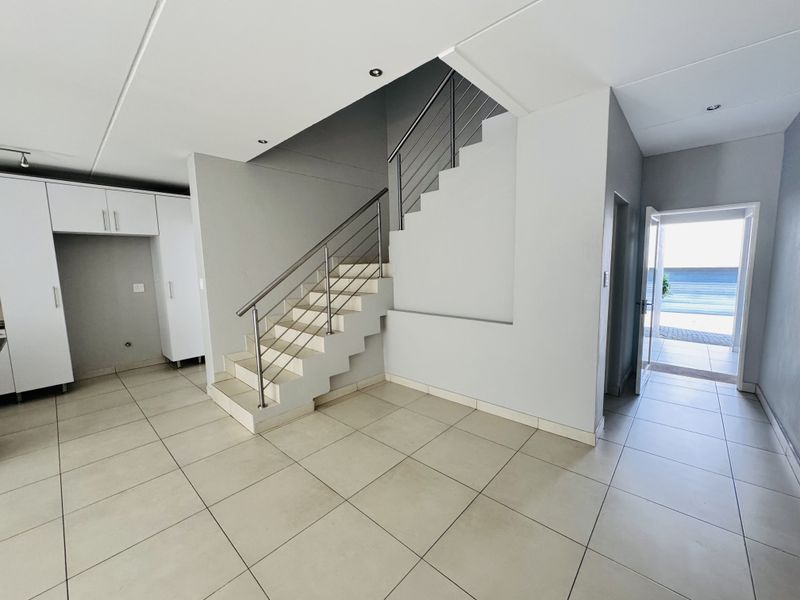 Modern 3-Bedroom Home in Secure Craigavon Estate - Photo 5