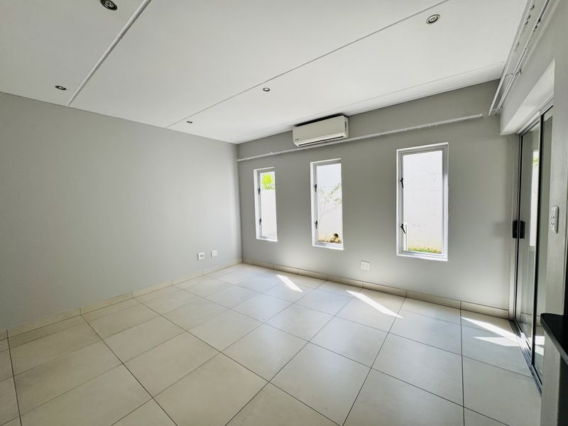 Modern 3-Bedroom Home in Secure Craigavon Estate - Photo 9