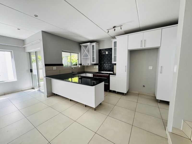 Modern 3-Bedroom Home in Secure Craigavon Estate - Photo 7
