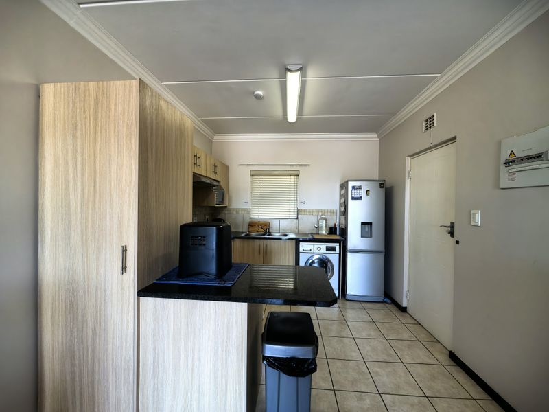 Rental in Lifestyle over 50 property in Olivedale. - Photo 6