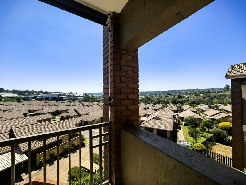 Rental in Lifestyle over 50 property in Olivedale. - Photo 2