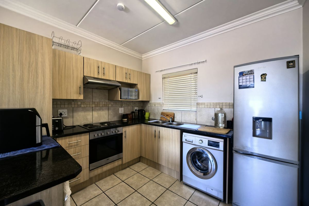 Rental in Lifestyle over 50 property in Olivedale. - Photo 5