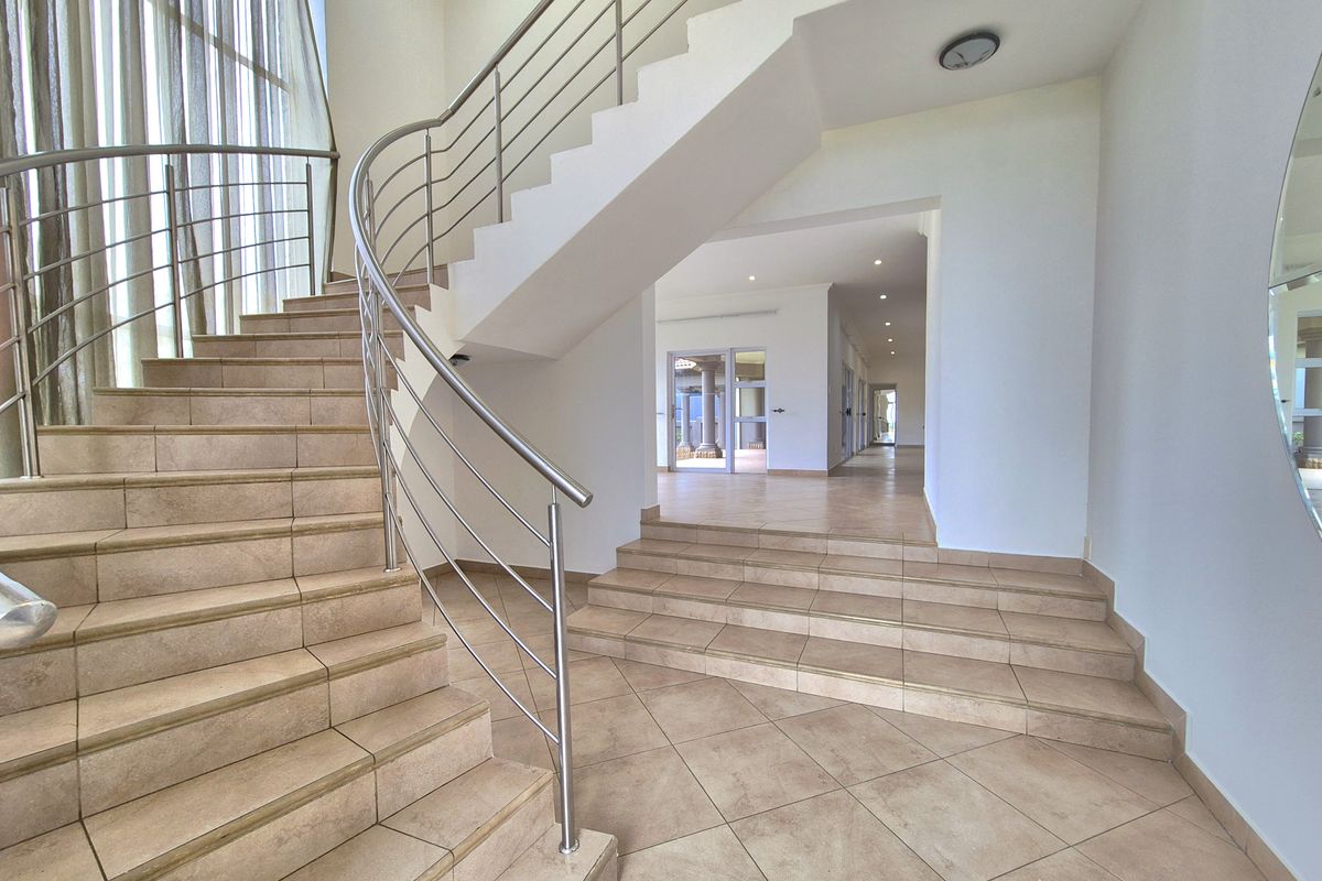 Stunning Prime Villa In Ebotse Estate! - Photo 3