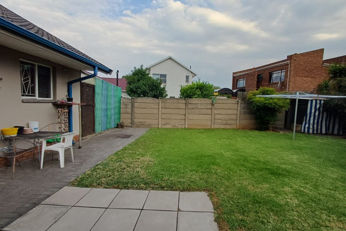 Perfect Family Home In SE 7 - Photo 4