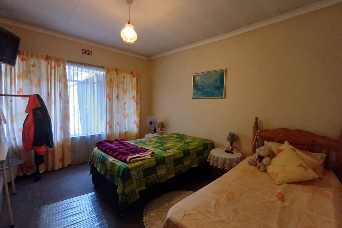 Perfect Family Home In SE 7 - Photo 2