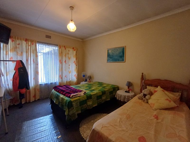 Perfect Family Home In SE 7 - Photo 2