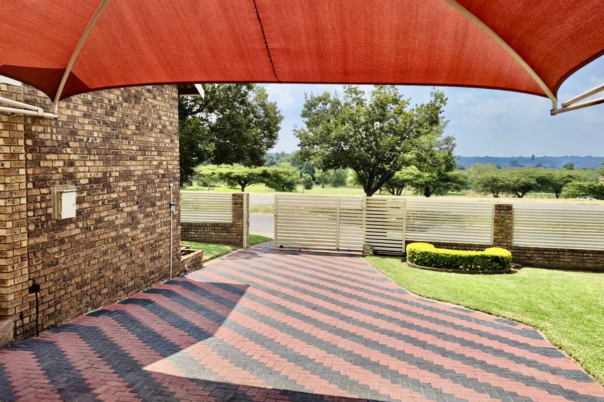 4 bedroom family home in hoeveldpark ext 1 - Photo 5