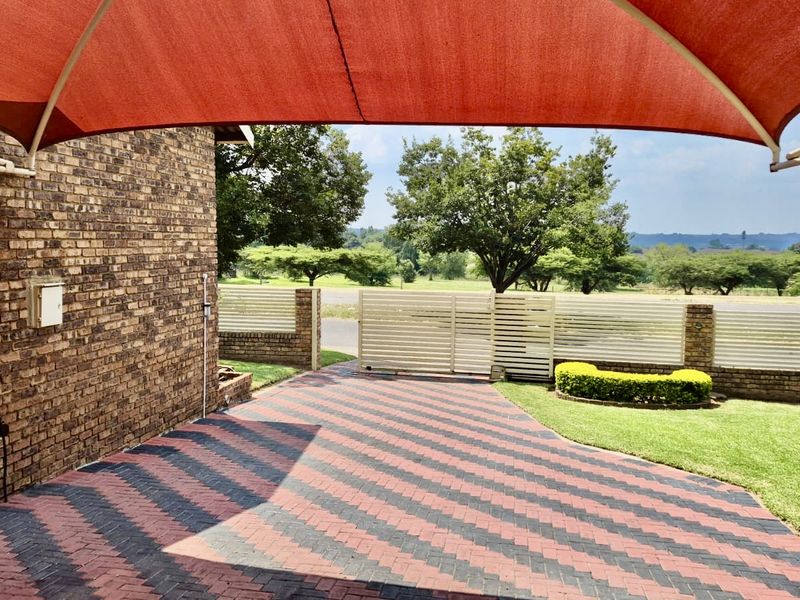 4 bedroom family home in hoeveldpark ext 1 - Photo 5