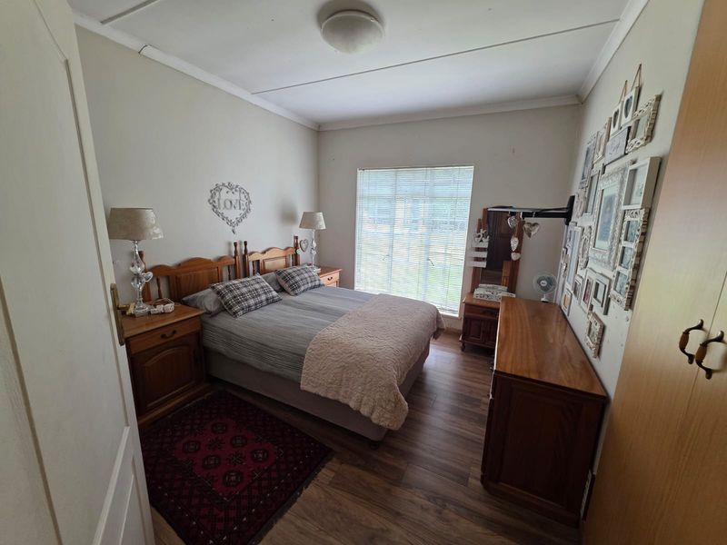 ABSOLUTELY STUNNING HOUSE FOR SALE IN Vaalpark - Photo 8